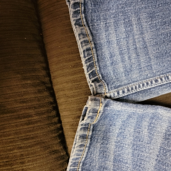 2 pair levis - Picture 5 of 6